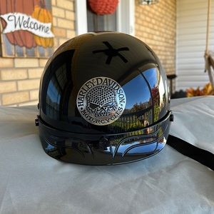 Harley Davidson women’s motorcycle helmet size large